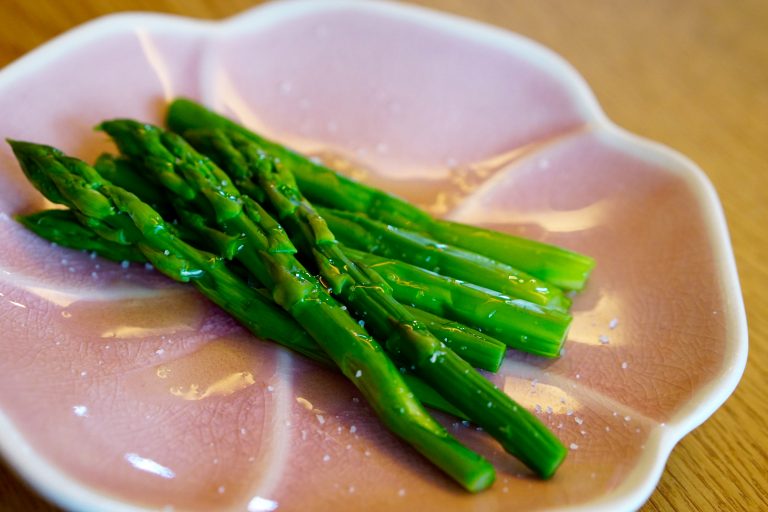 Kombu-Flavoured Asparagus